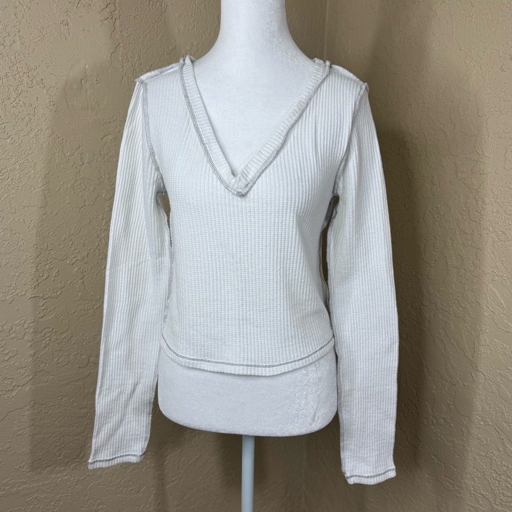 We The Free Crop Top Long Sleeve White Womens M Boho Waffle Knit Basic Vneck Tee